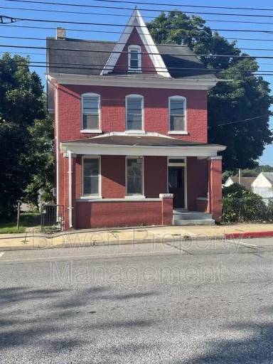 Main picture of 953 W Washington St