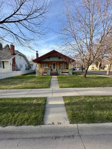 Main picture of 738 2nd St E