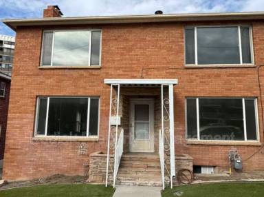Main picture of 237 N Center St