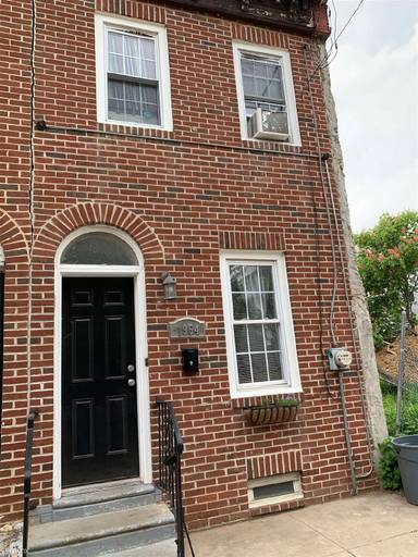 Main picture of 1902 N Darien St
