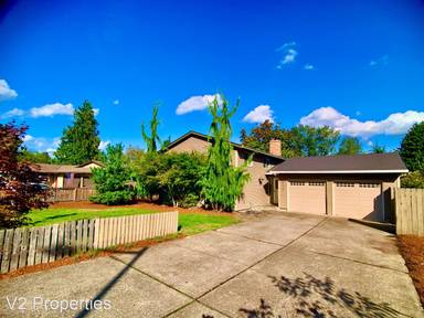 Main picture of 4036 SE Lenore Cir