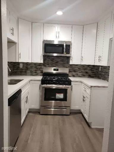 Main picture of 5623 Carlton Way