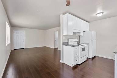 Main picture of 937 Golden Gate Dr