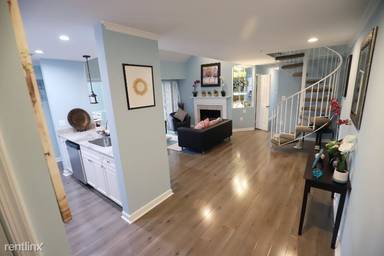 Main picture of 9716 Lake Pointe Ct