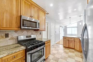 Main picture of 3343 Santa Carlotta St