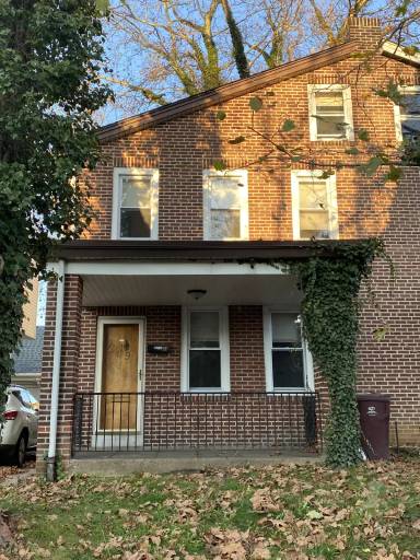 Main picture of 219 W 35th St