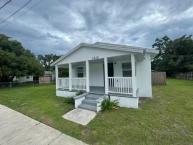 Main picture of 1612 Henry St