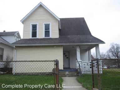 Main picture of 305 E 9th St