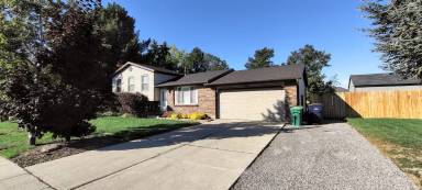 Main picture of 8926 S Manchester Ln