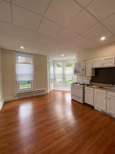 Main picture of 234 Broad St