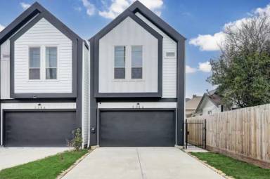 Main picture of 3304 Live Oak St