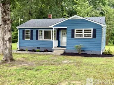 Main picture of 2411 Main St