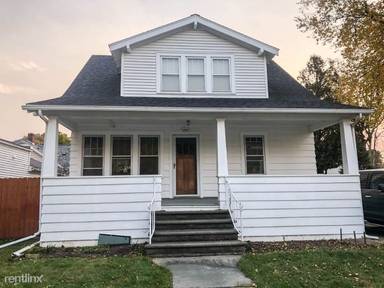 Main picture of 1081 Division St