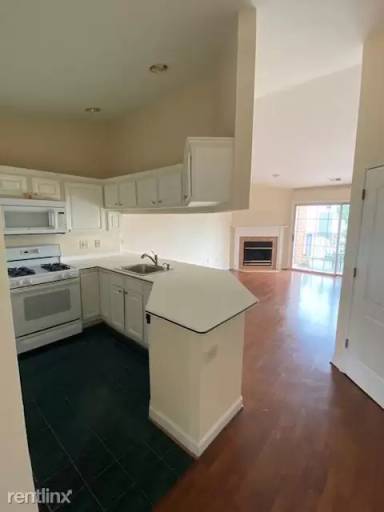 Main picture of 6924 Fairfax Dr
