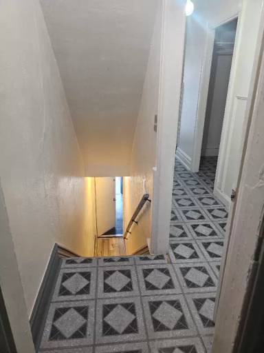 Main picture of 440 N Hall St