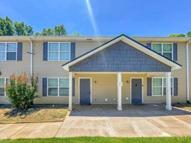 Main picture of 407 Maple Way