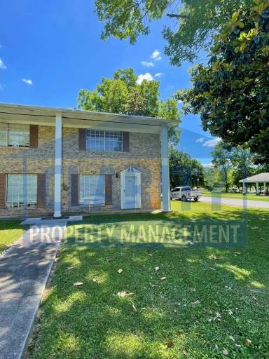 Main picture of 322 20th St NE