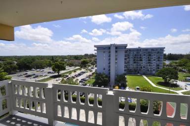 Main picture of Parkway Towers Condominium