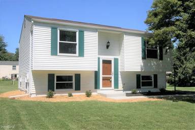 Main picture of 7024 Willow Tree Dr S