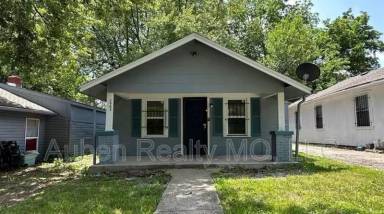 Main picture of 2905 E 61st St