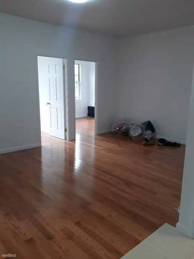 Main picture of 1583 W 4th St