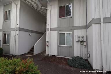 Main picture of 973 E Jefferson St