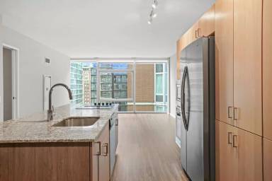 Main picture of 210 E Illinois St