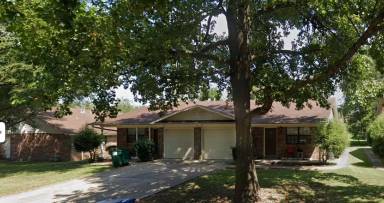 Main picture of 3326 N Detroit Ave