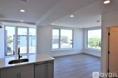 Main picture of 11 Newcomb St