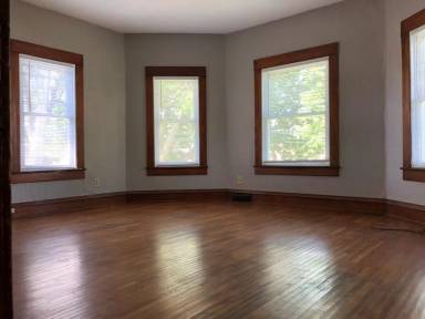 Main picture of 6205 Ballard Ave