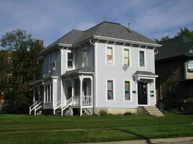 Main picture of 826 W 3rd St
