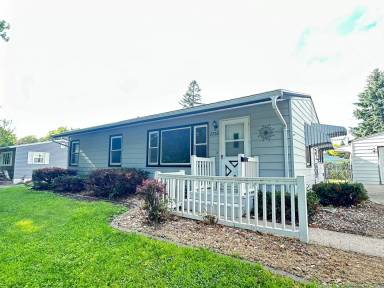 Main picture of 2732 17th Ave N