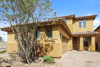 Main picture of 3806 E Geronimo St