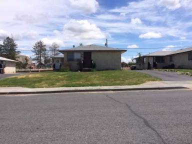 Main picture of 1321 S Skyline Dr