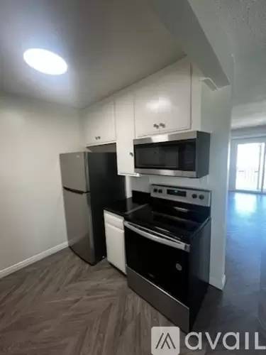 Main picture of 2611 E Broadway