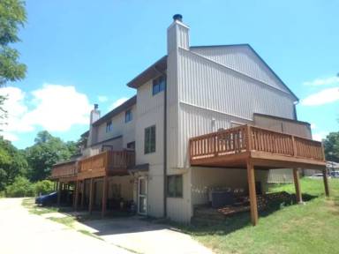 Main picture of 403 Foxfire Dr