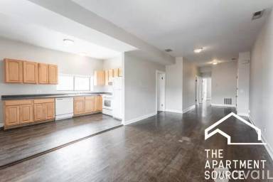 Main picture of 4655 N Lincoln Ave