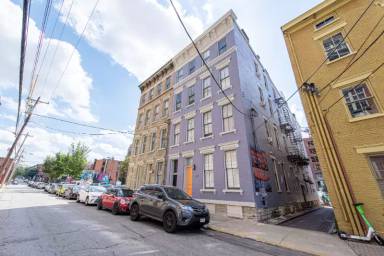 Main picture of 309 E 13th St