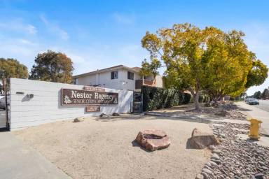 Main picture of 925 Saturn Blvd