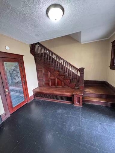 Main picture of 415 W Wildwood Ave