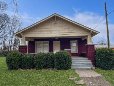 Main picture of 600 E Tombigbee St