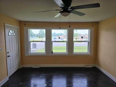 Main picture of 3014 W 163rd St