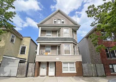 Main picture of 5117 N Western Ave