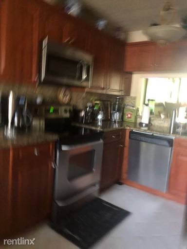 Main picture of 7682 Tahiti Ln
