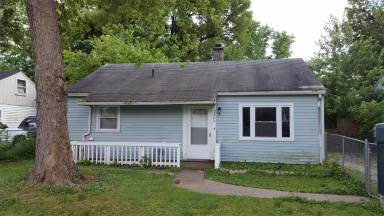 Main picture of 2409 Maplewood Cir