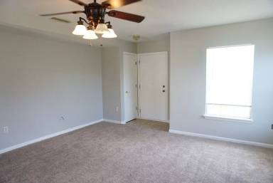 Main picture of 76137 Long Pond Loop