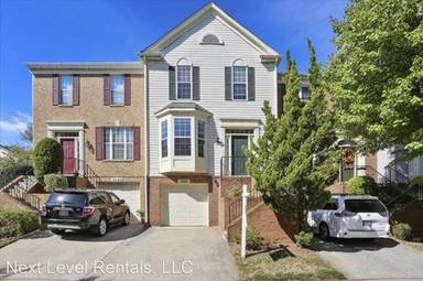 Main picture of 10142 Vanderbilt Cir