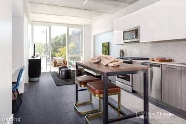 Main picture of Wicker Park Connection