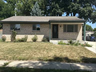 Main picture of 34460 Hazelwood St