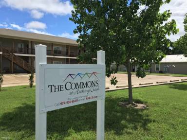 Main picture of Commons at Hickory Creek